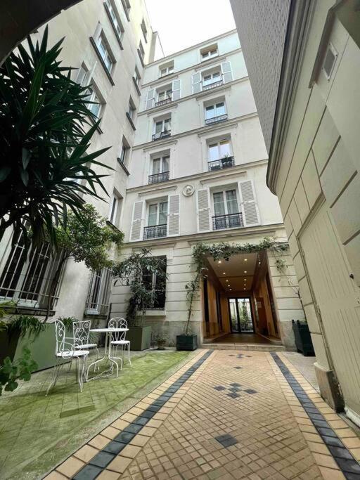 Appartement Spacious And Convenient 2 Bedroom Flat In Centre *