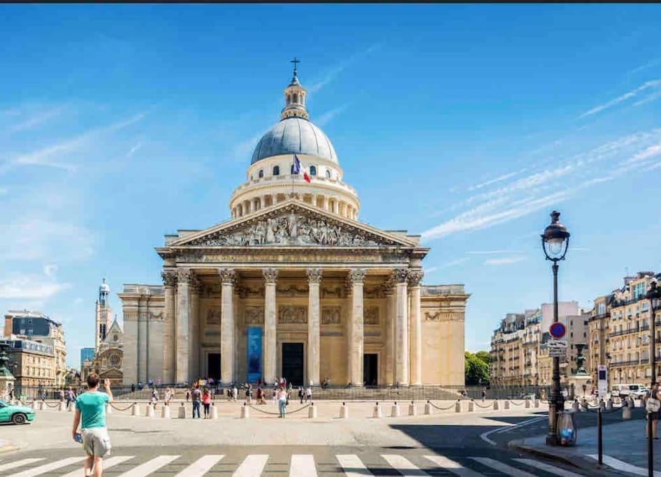 Spacious And Convenient 2 Bedroom Flat In Centre Appartement Paris